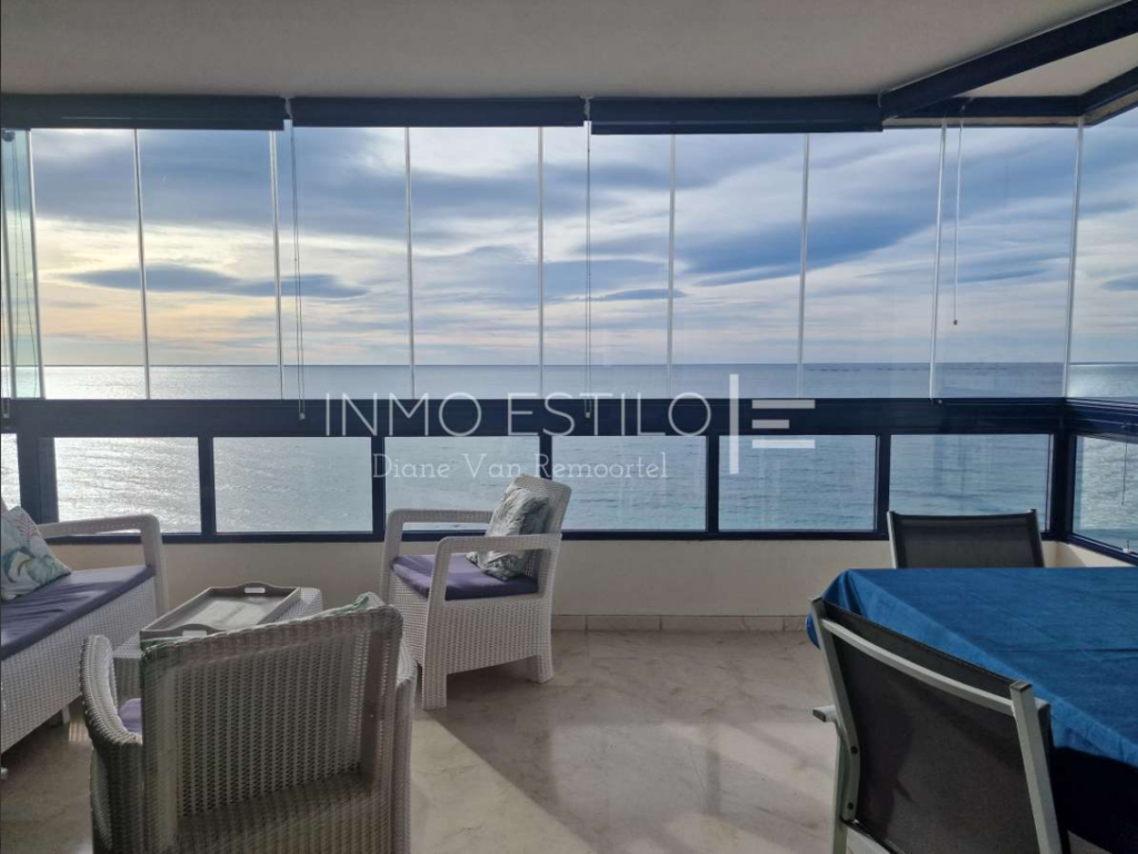 Penthouse sur la première ligne de la plage Arenal à Calpe