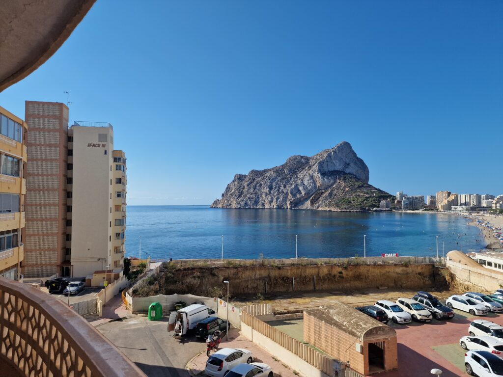 Apartamento con vistas al mar y al Peñón