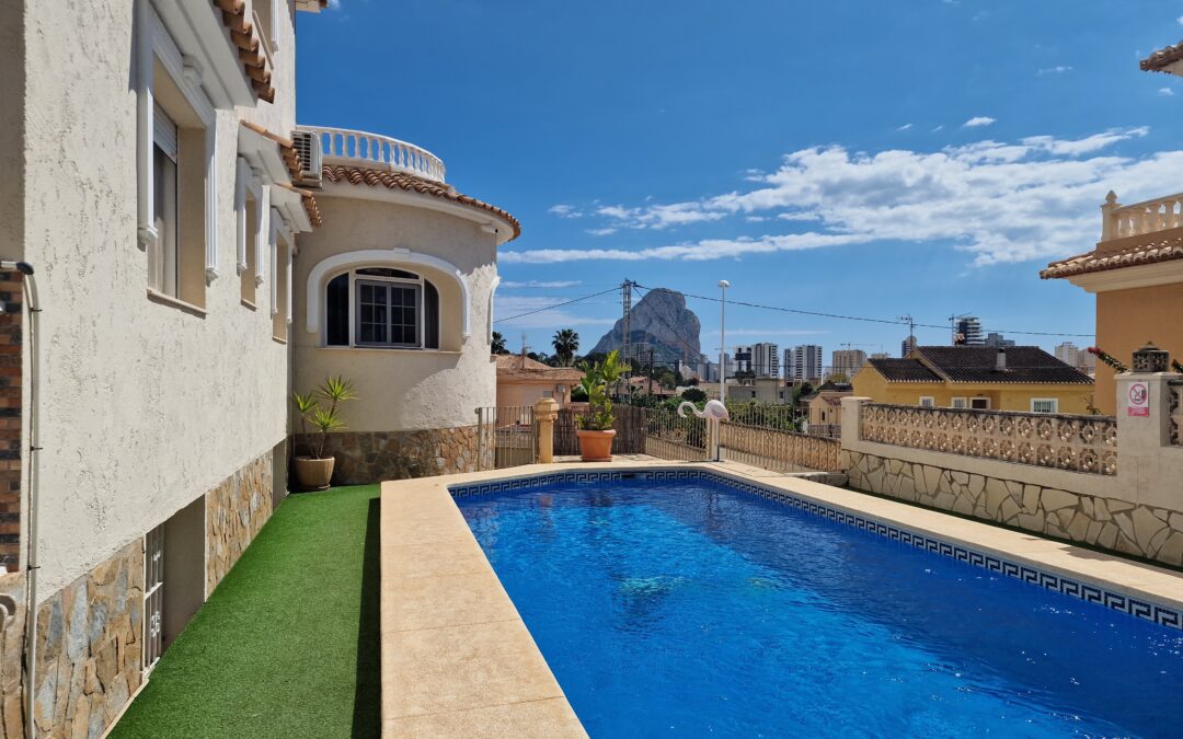 Grote villa met gastenappartement dichtbij het centrum van Calpe