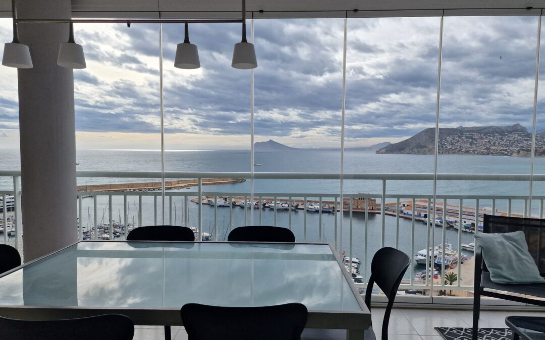 Luxueux appartement avec vue panoramique sur la mer et le Real Club Náutico de Calpe