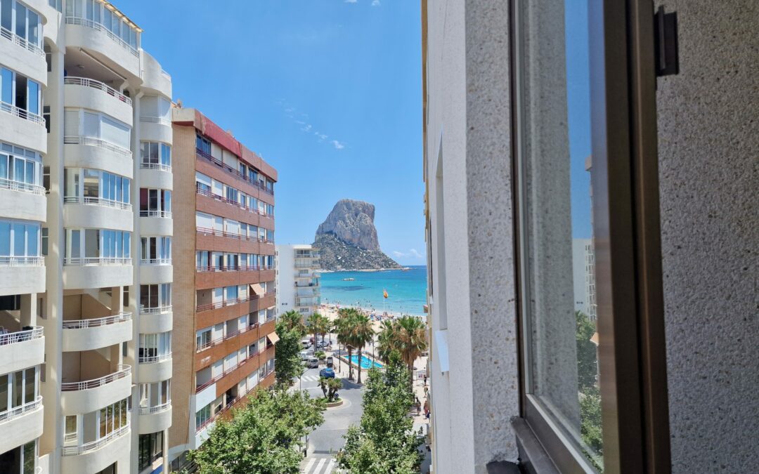 Apartamento en primera línea de la playa Arenal en Calpe