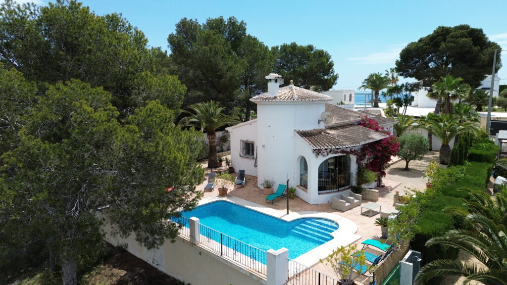 Charming villa with beautiful views, in Calpe Charming villa with beautiful views, in Calpe