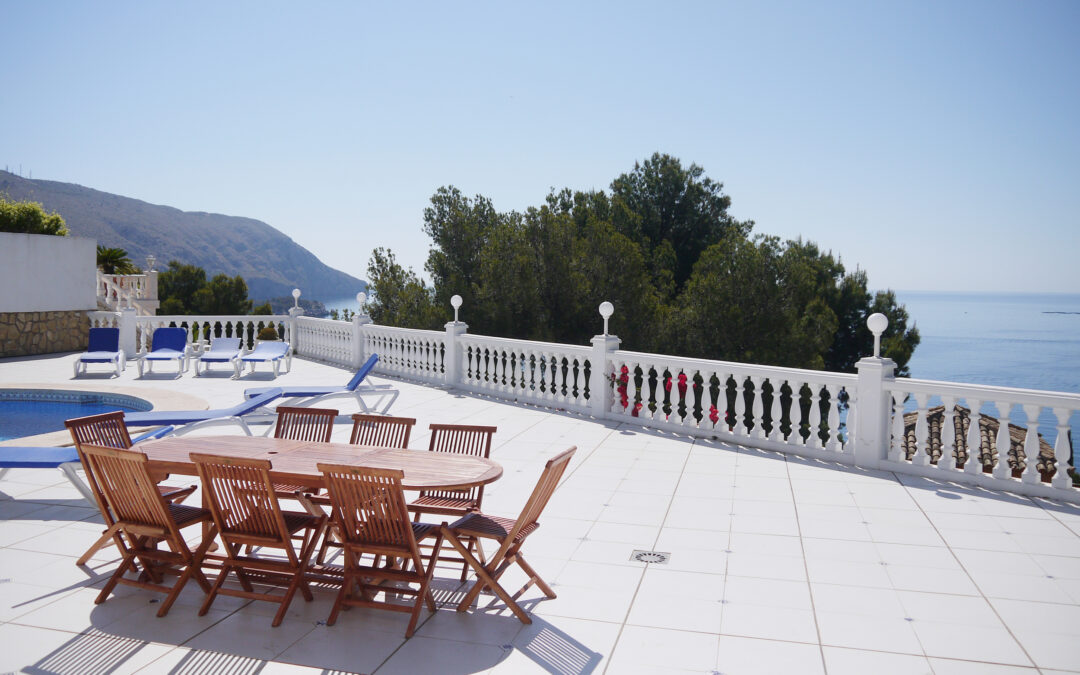 Villa en Mascarat con vistas impresionantes al mar