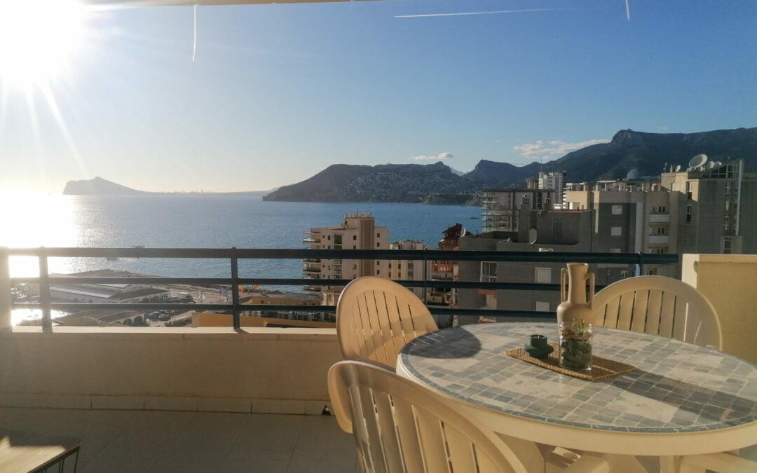Apartment for rent with sea views, sun, swimming pool and parking