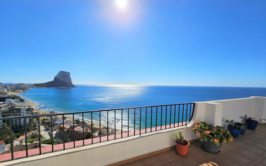 Ático con vistas panorámicas al mar y al Peñón de Ifach