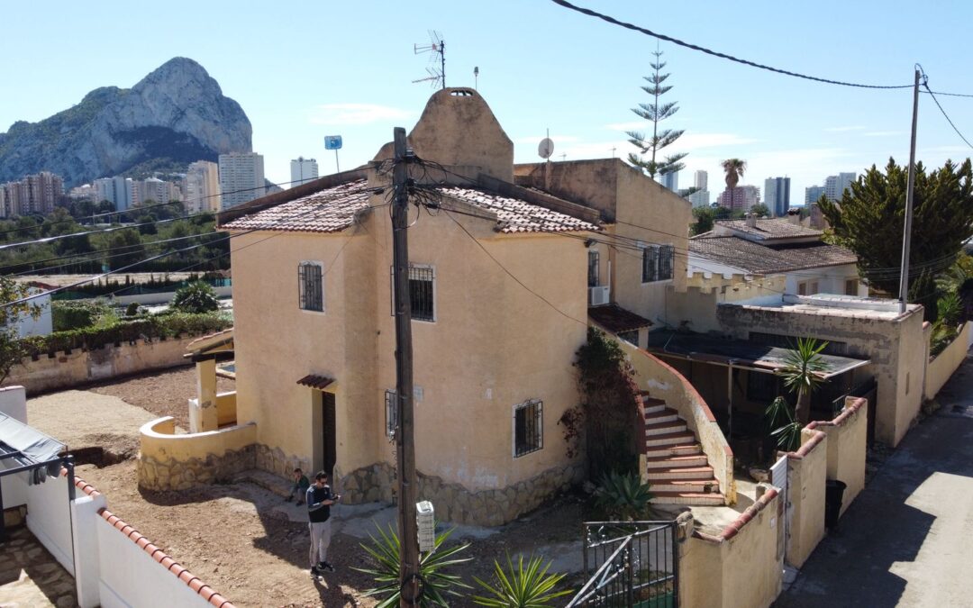 Villa avec vues et dans un emplacement idéal, entièrement à rénover