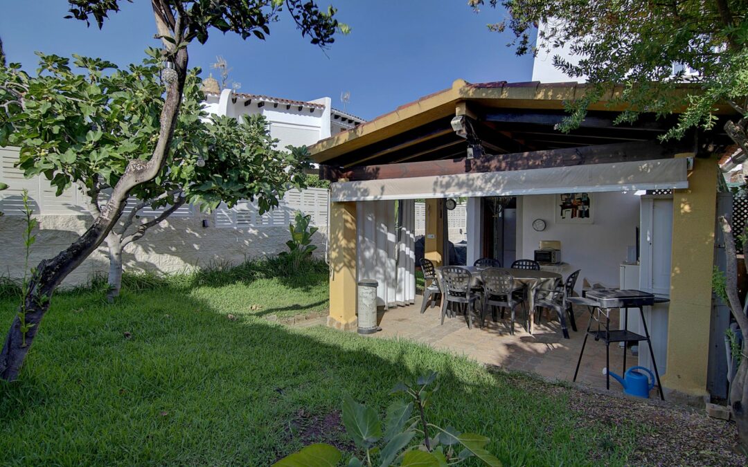 Gezellig appartement / bungalow met privé tuin in Marisol Park, Calpe